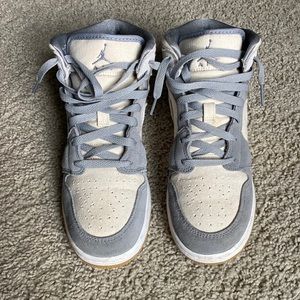 Nike Air Jordan 1 Mid SE